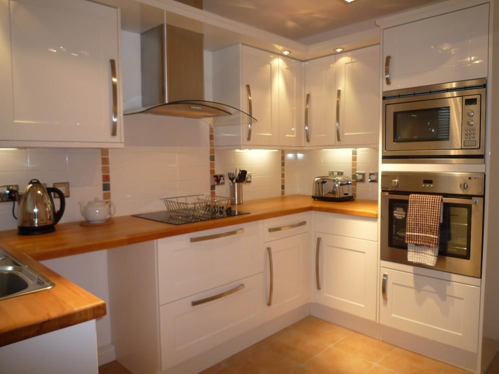 Property photo 3 of 5 645 Great Northern Road, Flat 4 − Kitchen