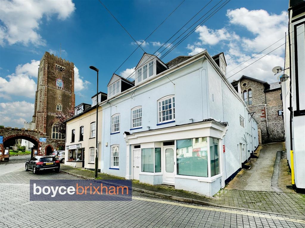 Property photo 1 of 14 104 Drew St Wm.Jpg