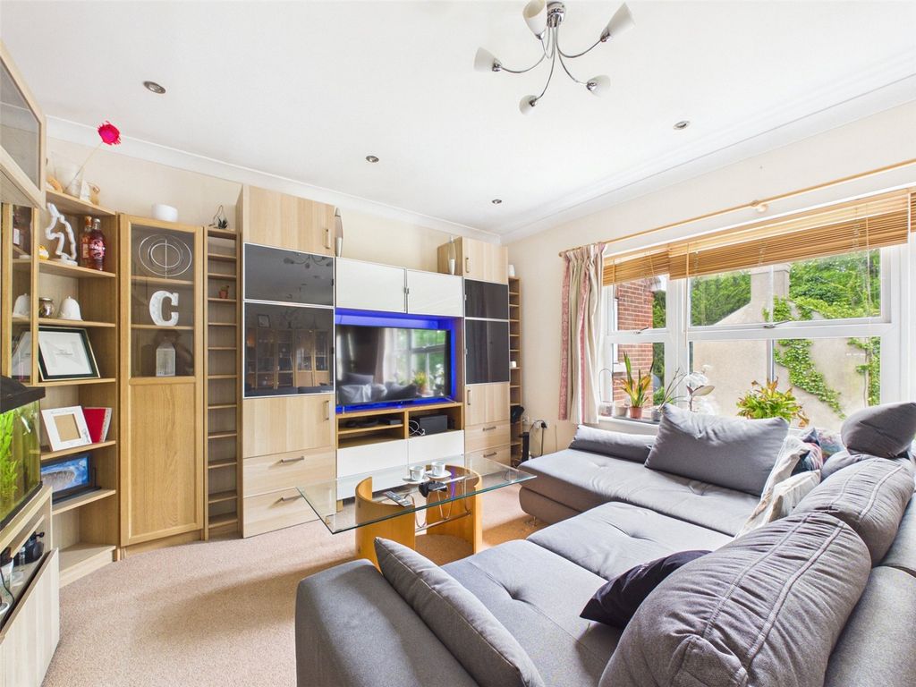 Property photo 2 of 13 Picture No. 04