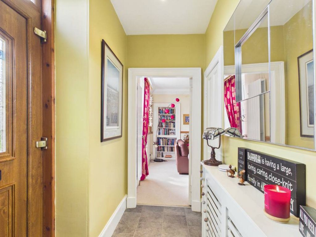 Property photo 2 of 33