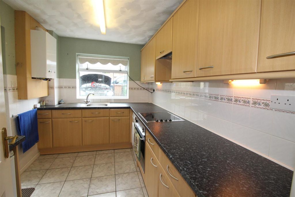 Property photo 2 of 20 Kitchen