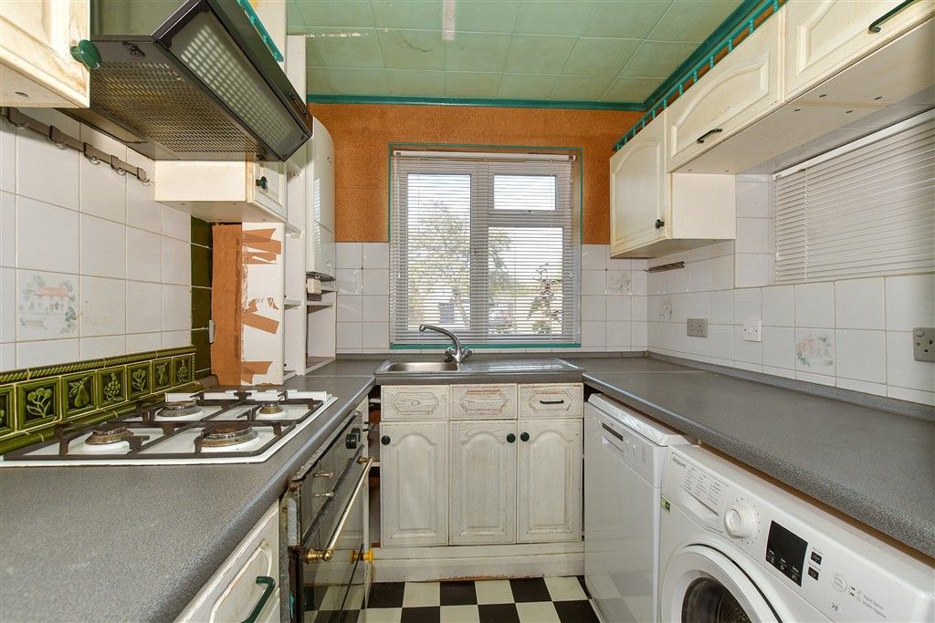 Property photo 3 of 16 Kitchen