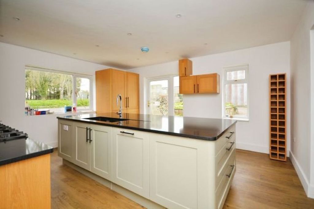 Property photo 3 of 26