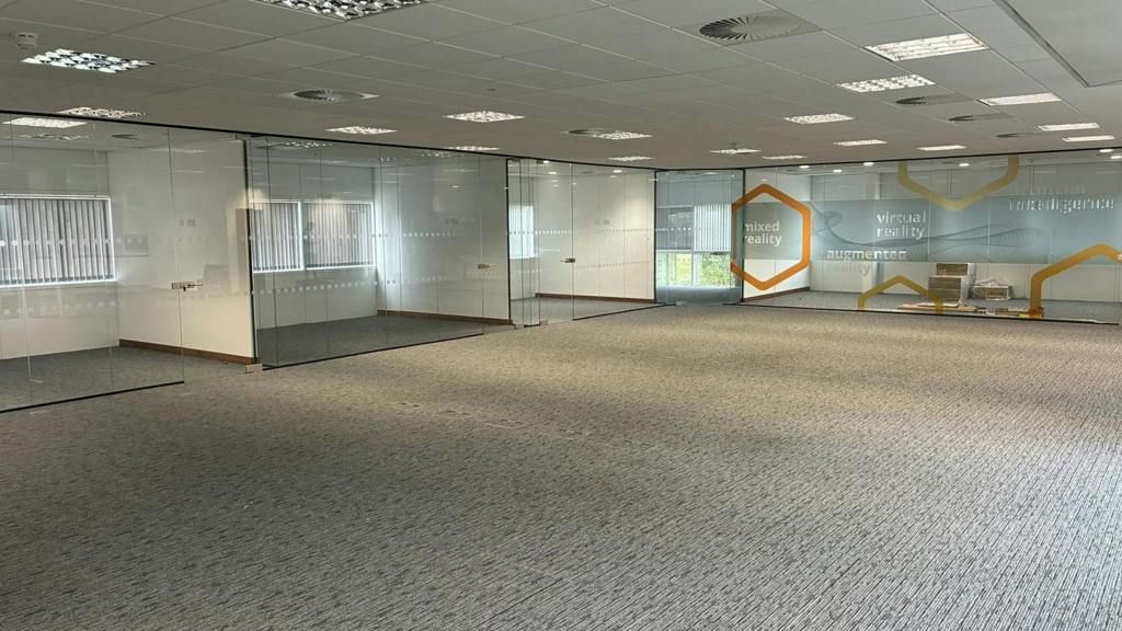 Property photo 3 of 9 Photo 7