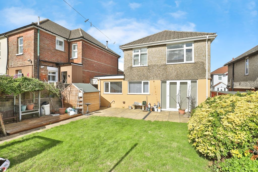 Property photo 2 of 16 Photo