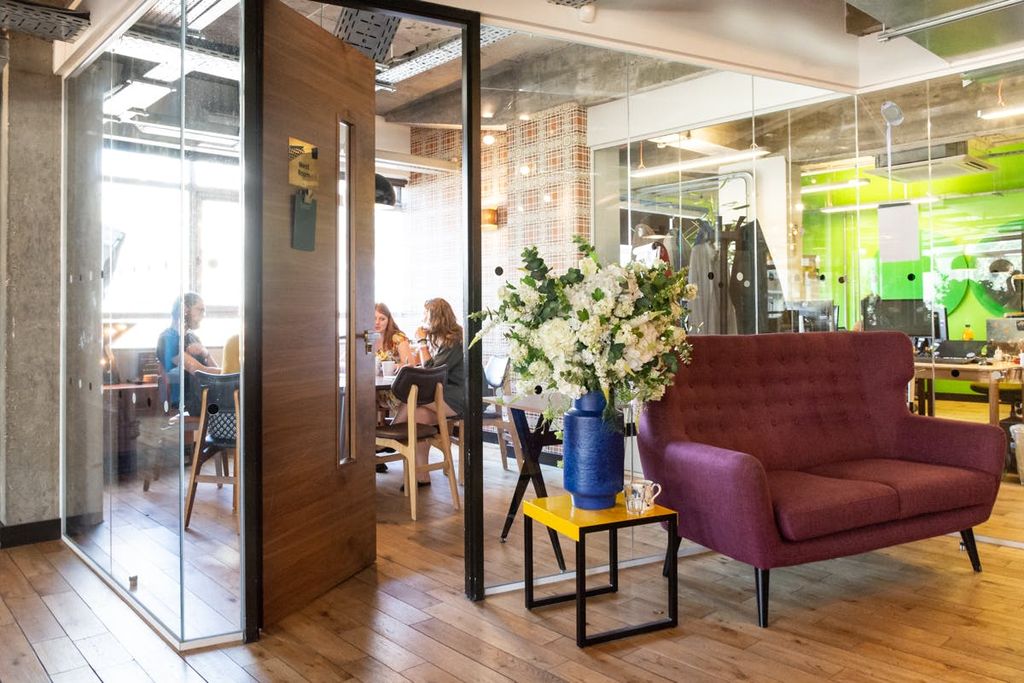 Property photo 3 of 11 West Room.Jpg