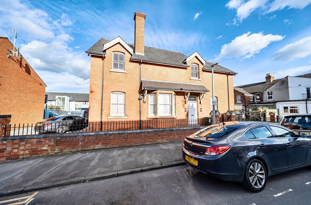 Property photo 1 of 15 1436938-3-69c55d4...