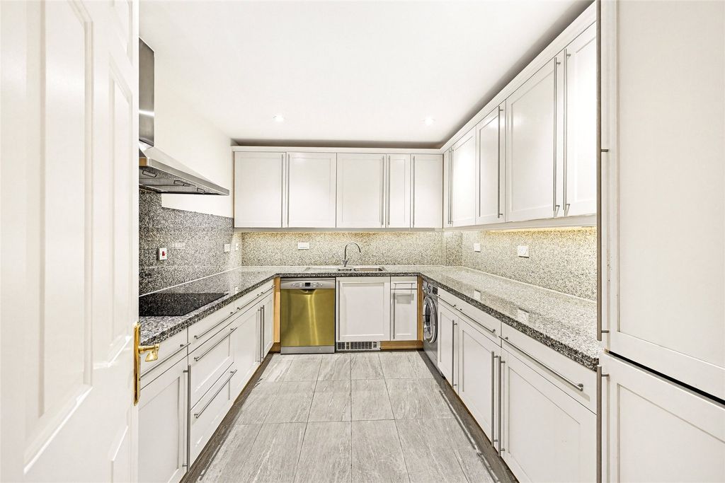 Property photo 2 of 10 Picture No. 08