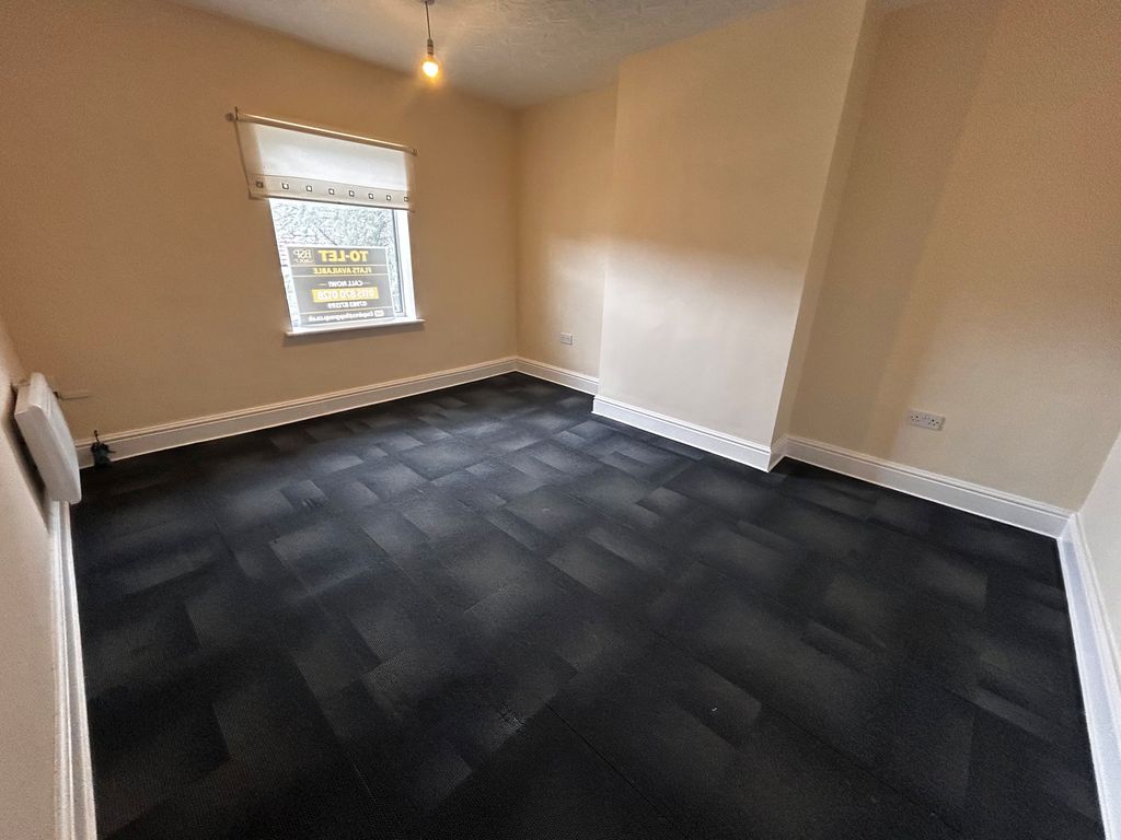 Property photo 3 of 5 Living Room