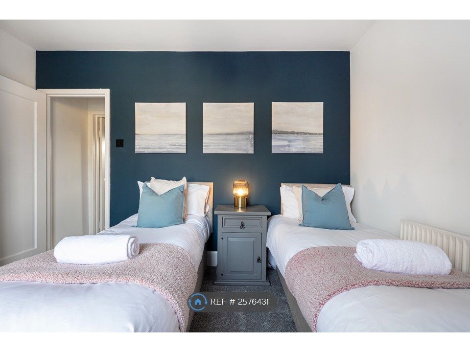 Property photo 3 of 25