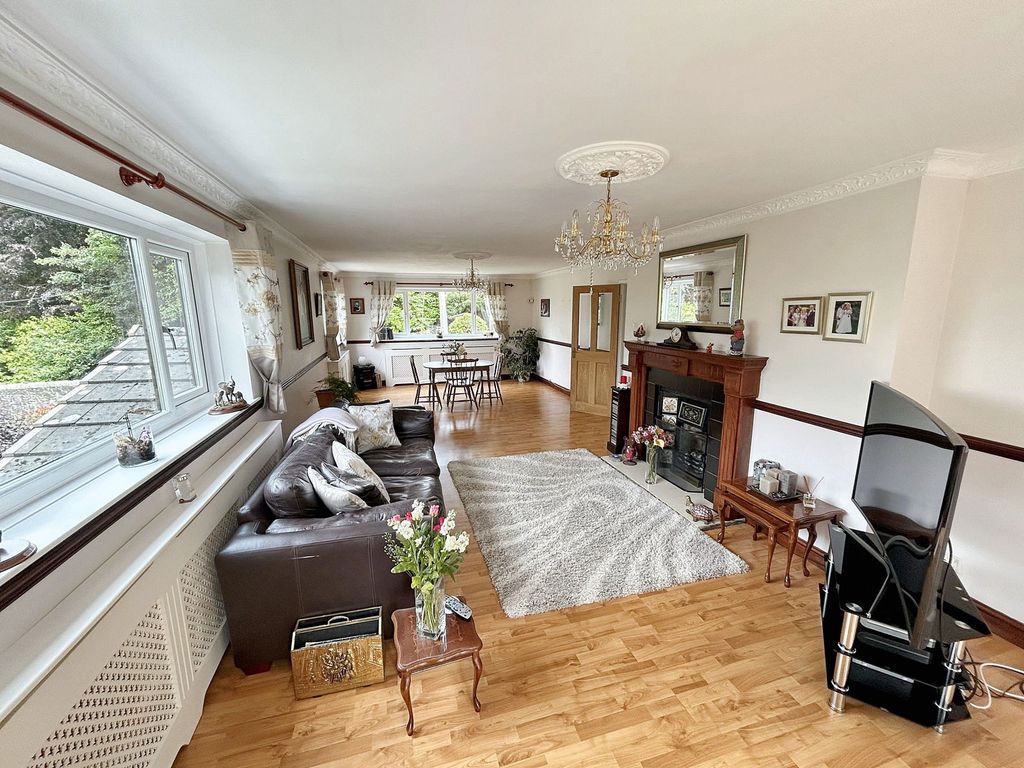 Property photo 3 of 58