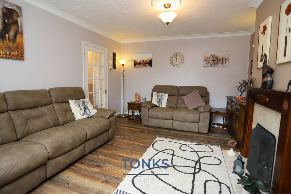 Property photo 3 of 19