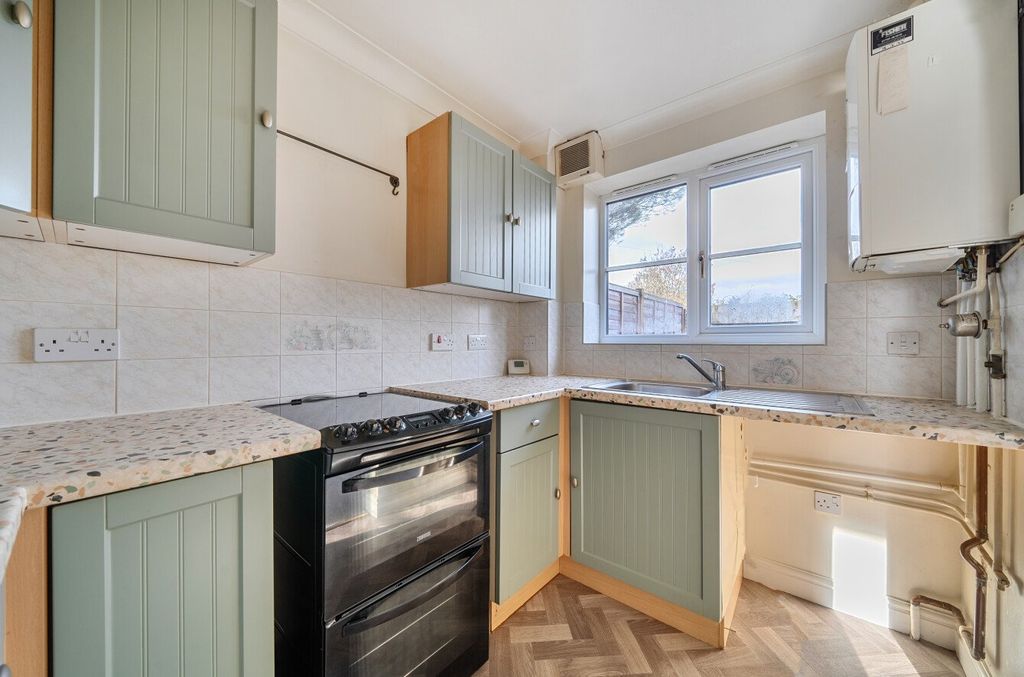 Property photo 2 of 9 15 College Road