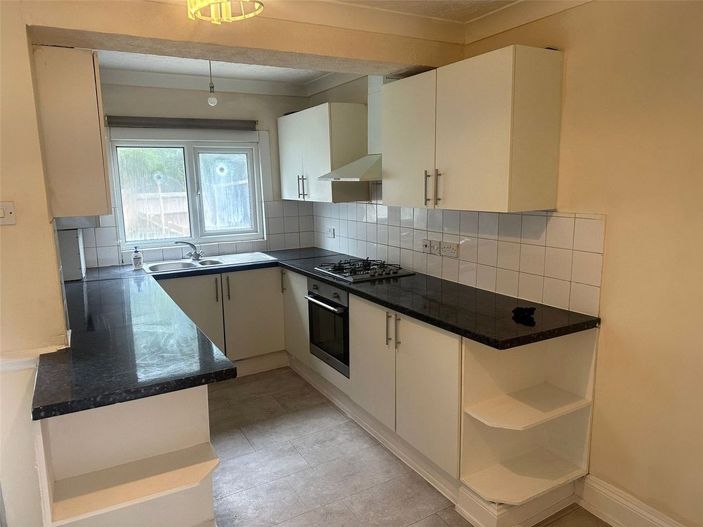 Property photo 3 of 8 Kitchen