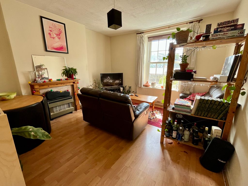 Property photo 2 of 6 Image