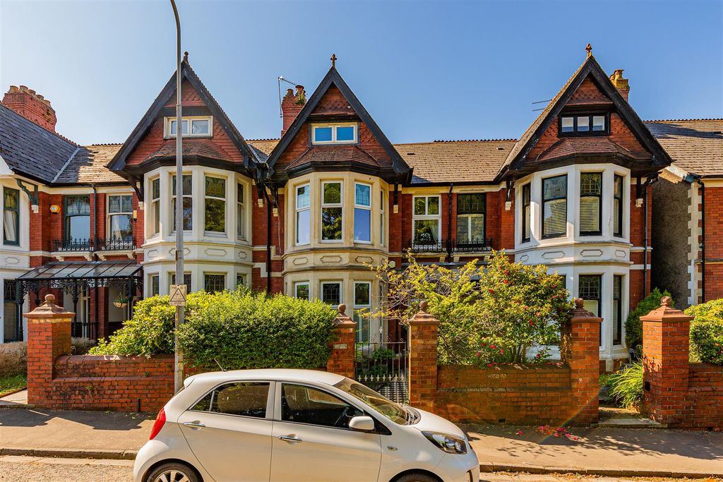 Property photo 1 of 23 Pencisely Road 97-37.Jpg