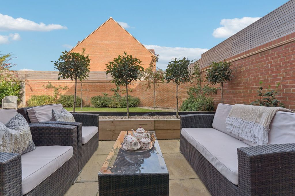 Property photo 3 of 28