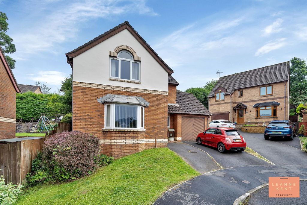Property photo 1 of 31