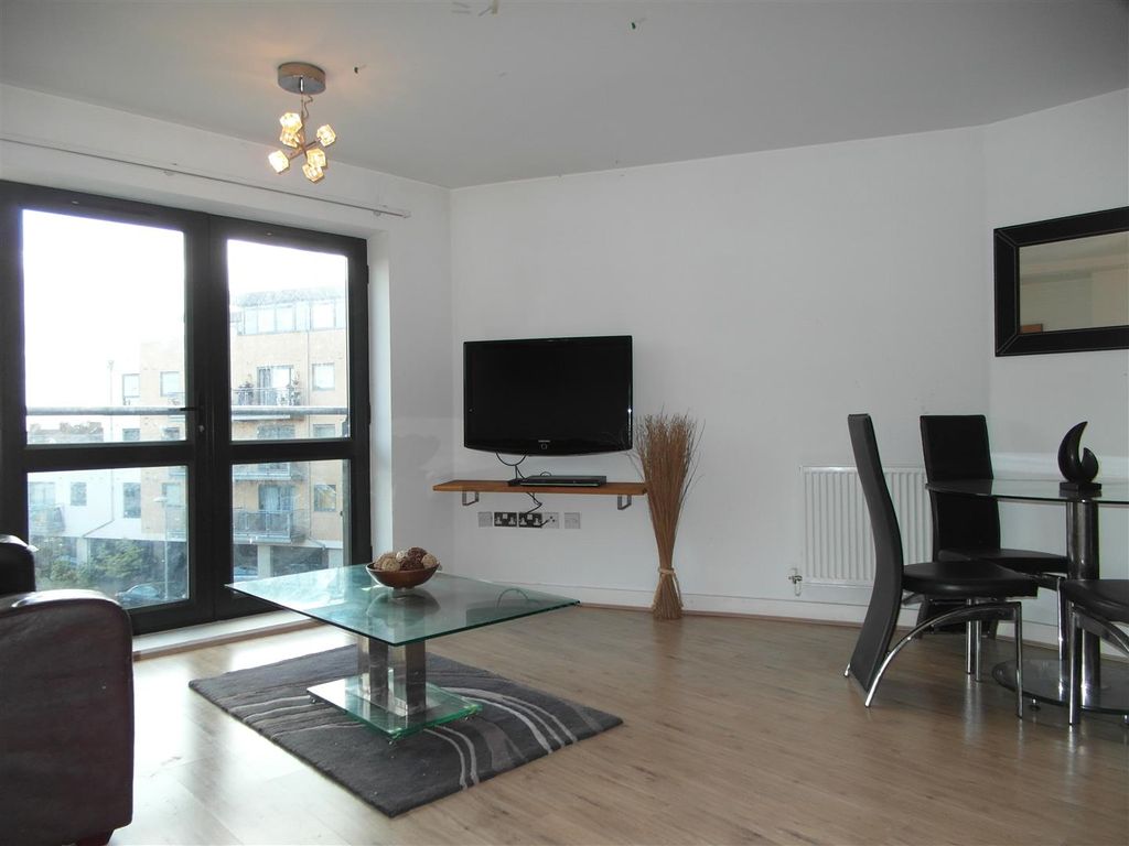 Property photo 1 of 2