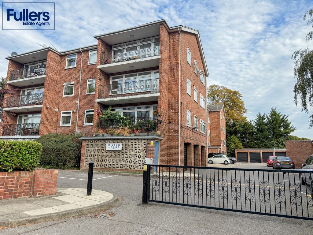 Property photo 1 of 12