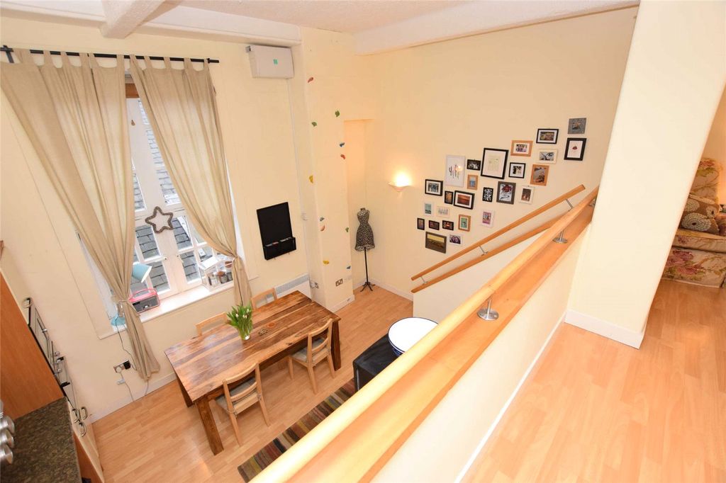 Property photo 3 of 16 Picture No. 05
