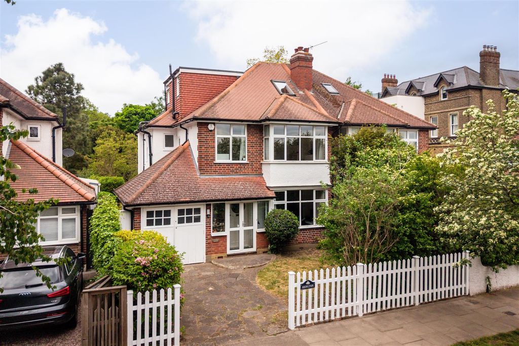 Property photo 1 of 15 Cavendish Road-38.Jpg