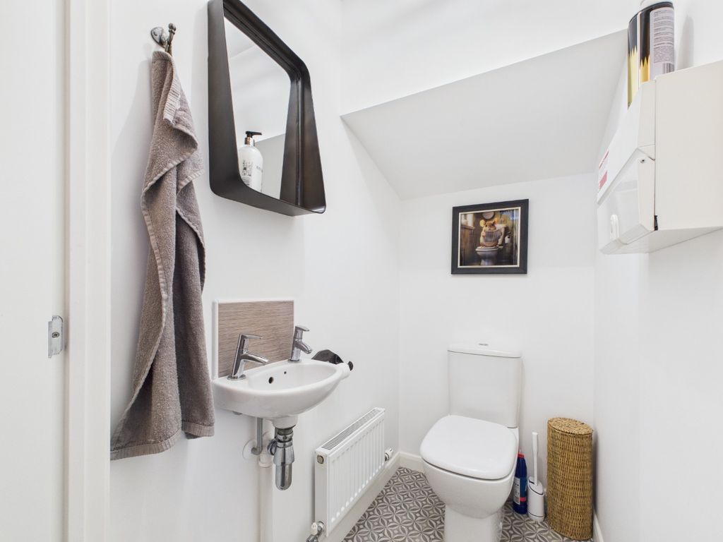 Property photo 3 of 18 4573436