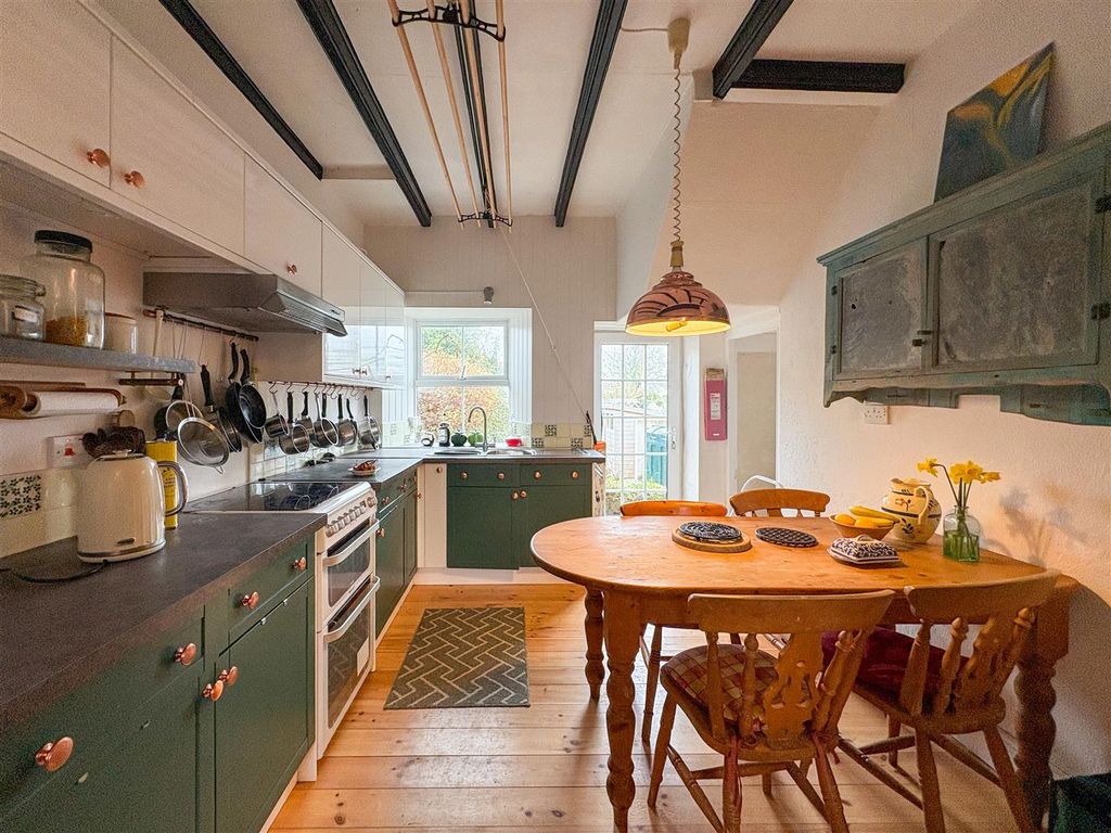 Property photo 3 of 29 Kitchen/Diner