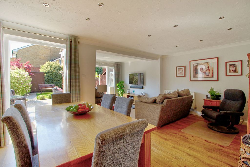 Property photo 2 of 16