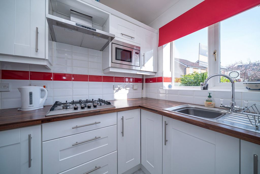 Property photo 3 of 23