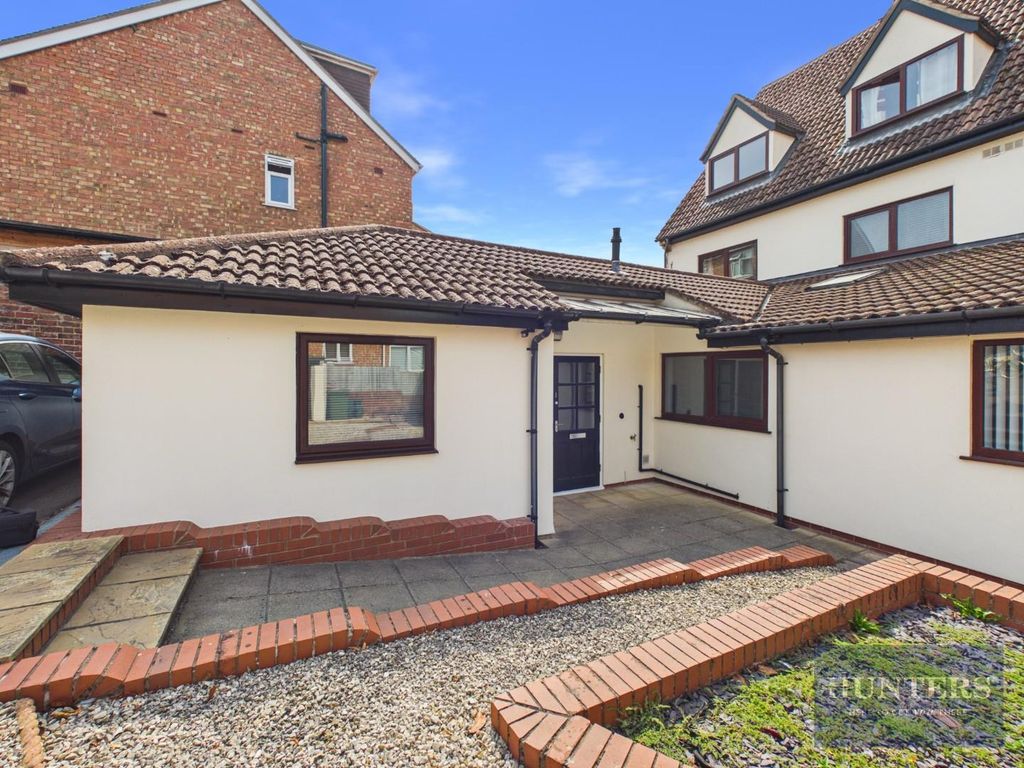 Property photo 2 of 10 Cam02975G0-Pr0233-Still014.Jpg
