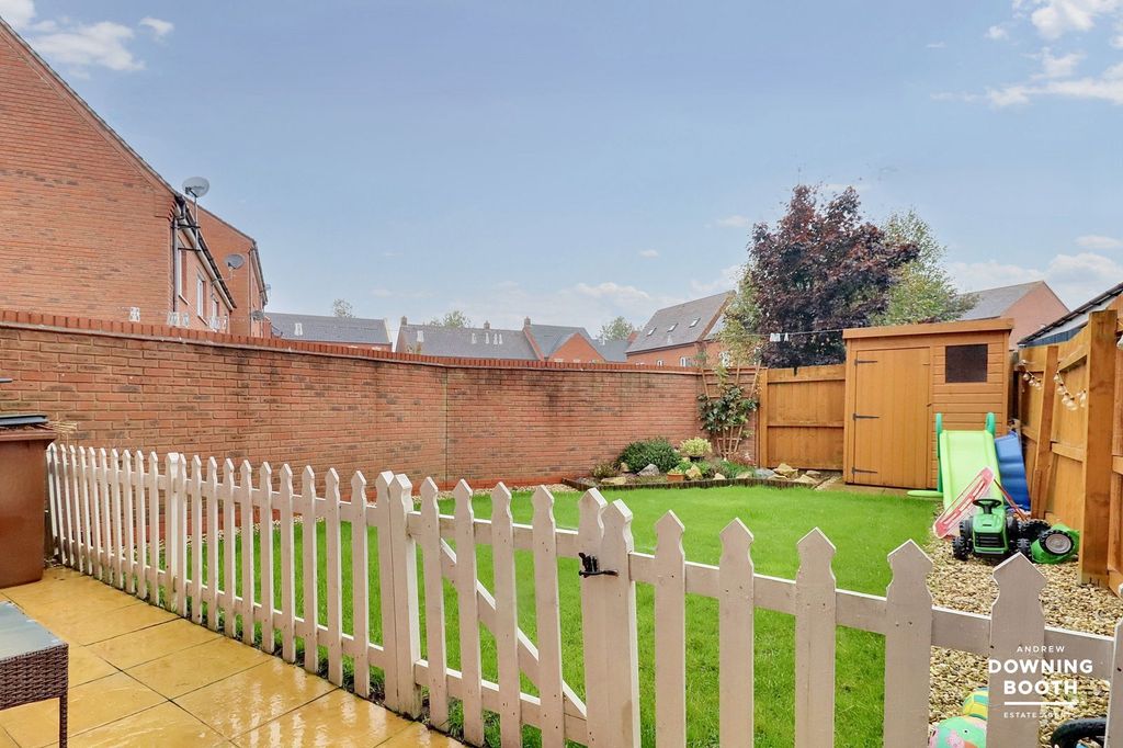 Property photo 2 of 27