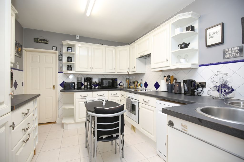 Property photo 2 of 16 Mw-2960