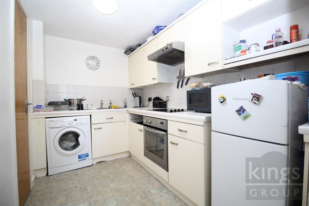 Property photo 3 of 5 Kitchen