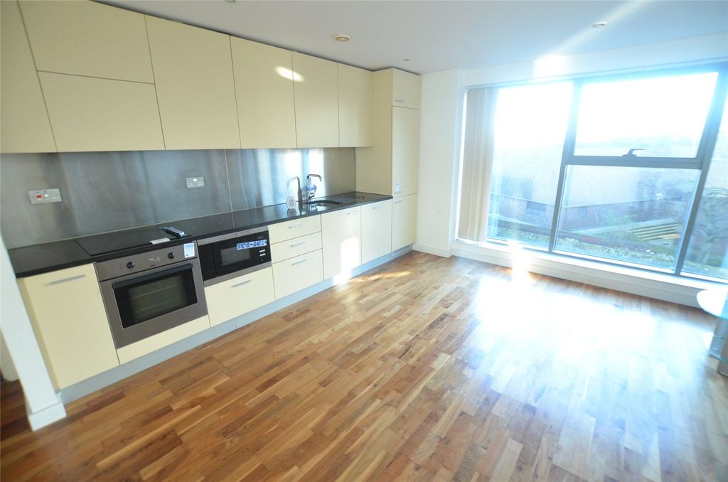 Property photo 3 of 6 Picture No. 04