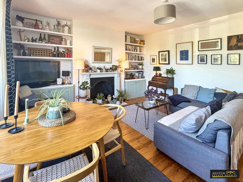 Property photo 3 of 13 Living Room