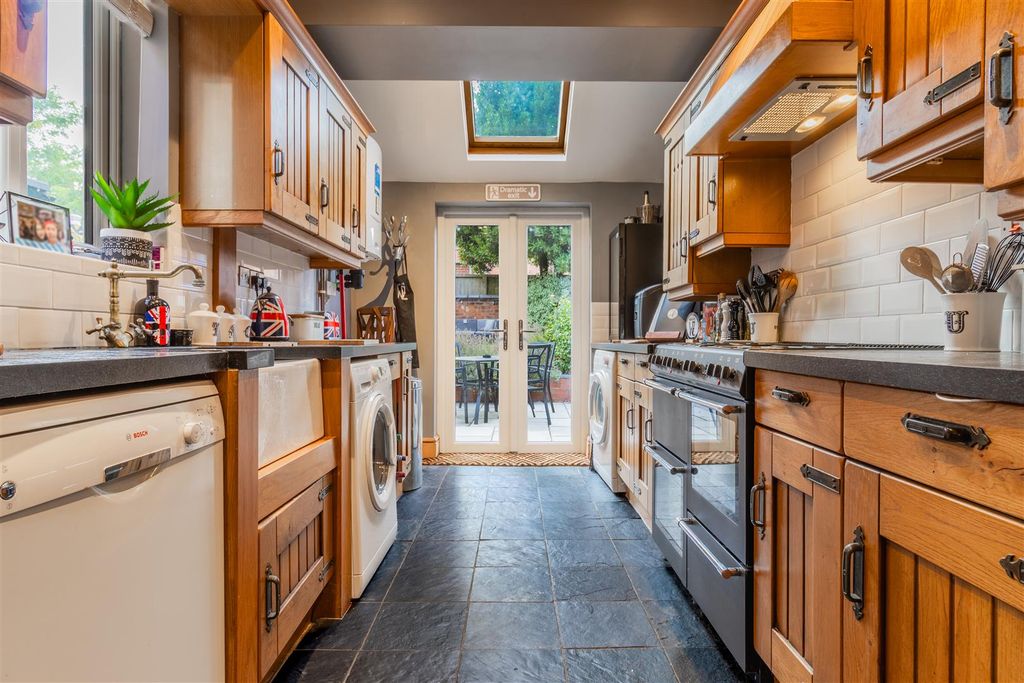 Property photo 3 of 34