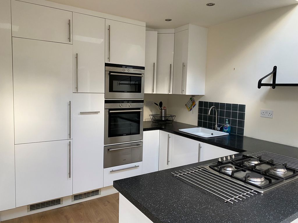 Property photo 3 of 21