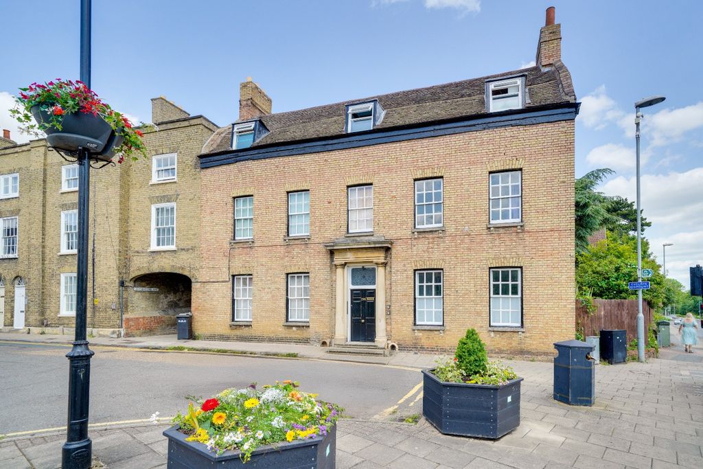 Property photo 1 of 8 4283600