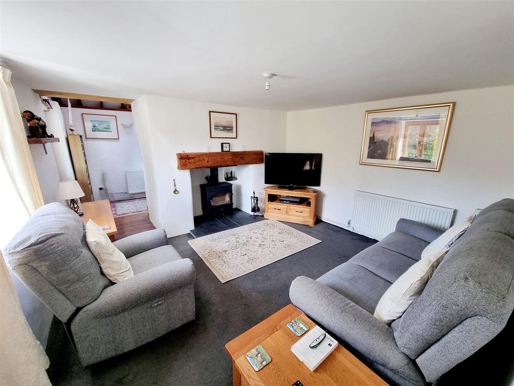 Property photo 2 of 19 Sitting Room