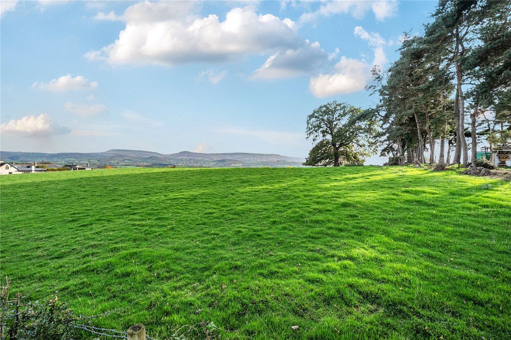 Property photo 3 of 22 Picture No. 17