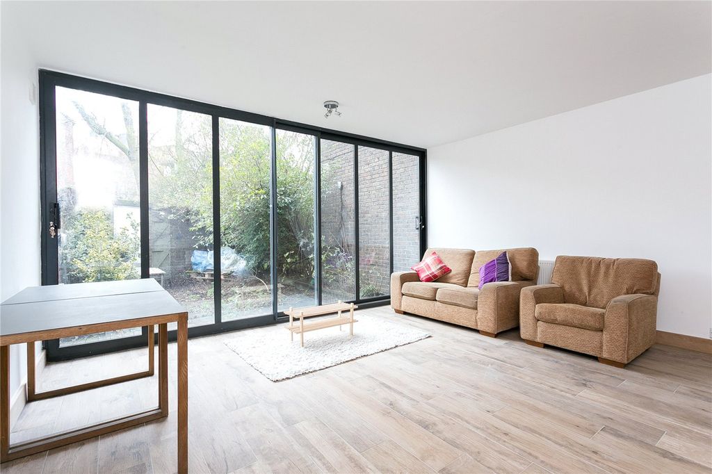 Property photo 1 of 9 Picture No. 06