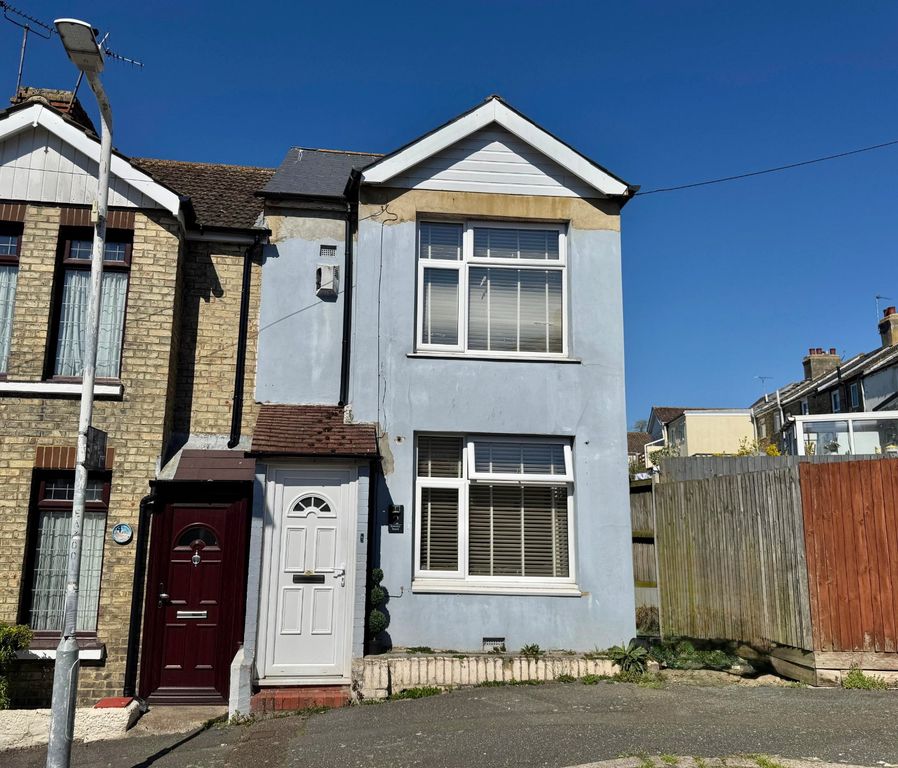 Property photo 1 of 10 Edward Road