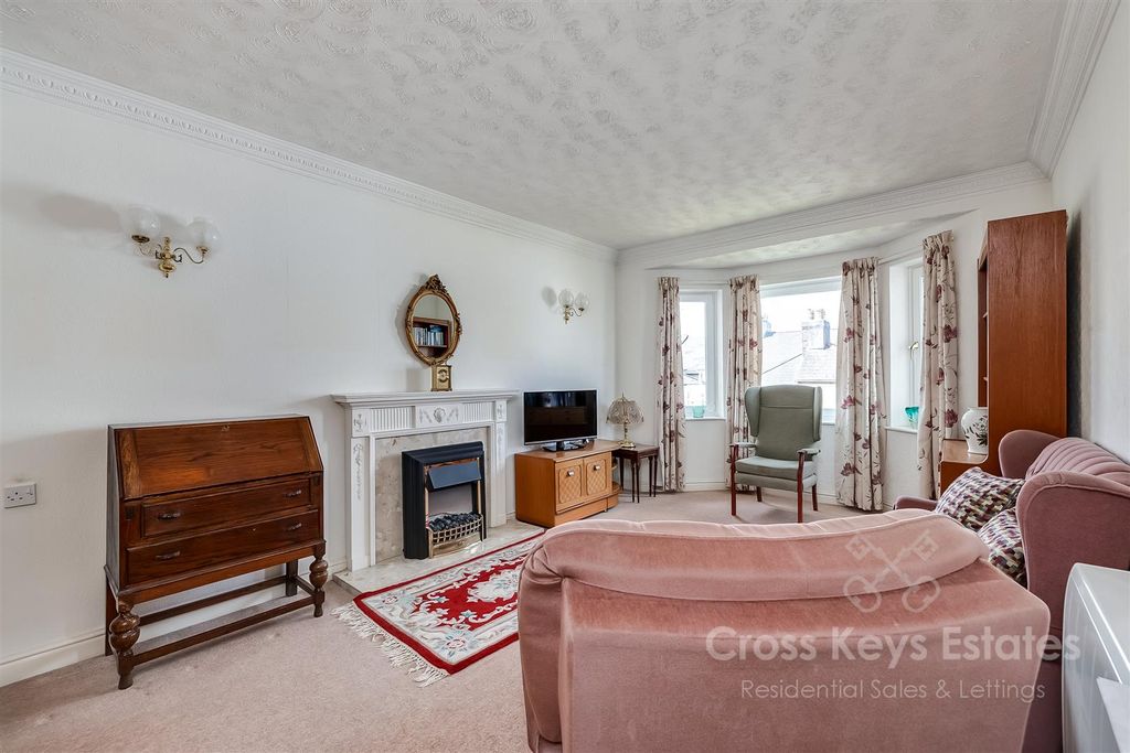 Property photo 3 of 20 Sitting Room