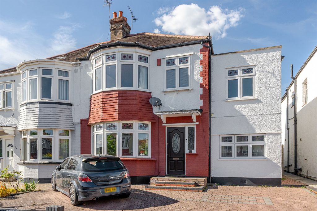 Property photo 1 of 12