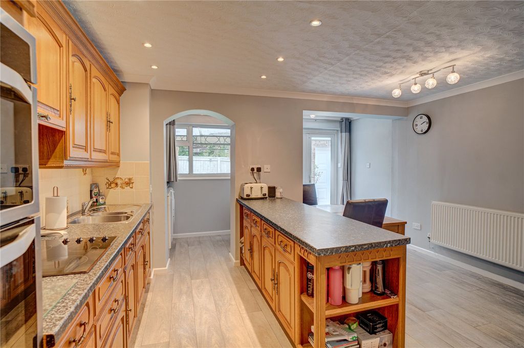 Property photo 2 of 11 Kitchen/Diner