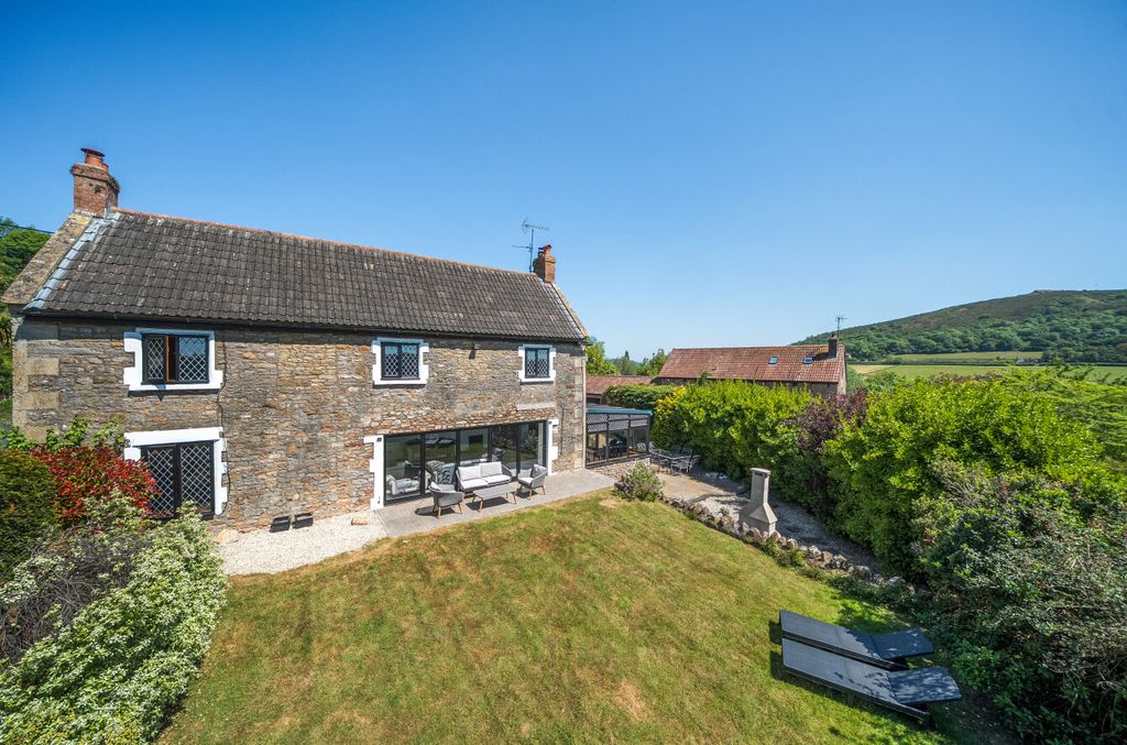 Property photo 3 of 44 1281793-4-68272Df...