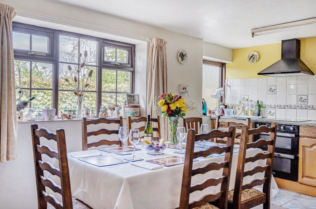 Property photo 2 of 14 Kitchen/Dining Room