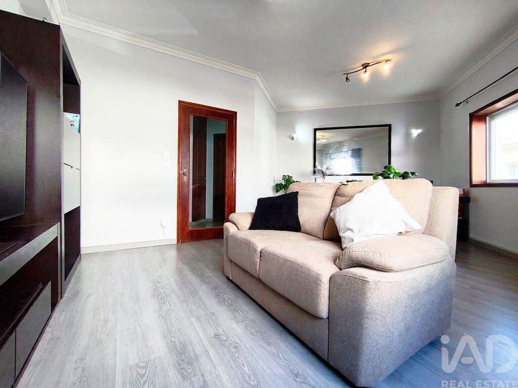 Property photo 2 of 35