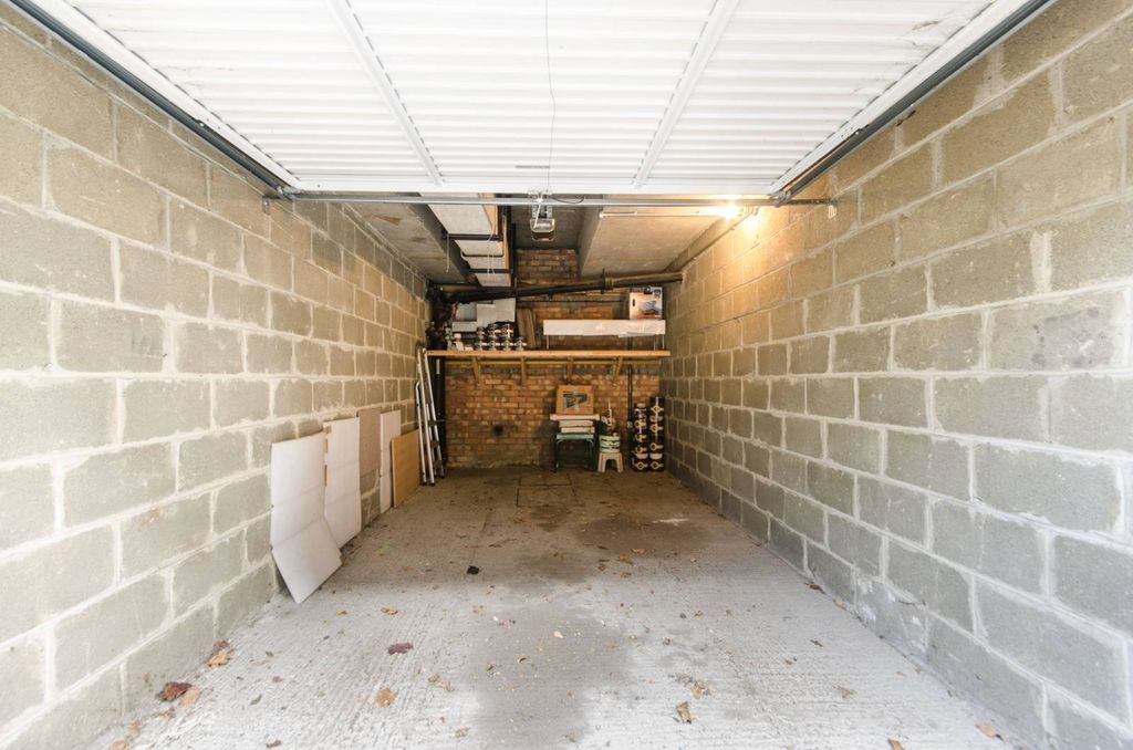 Property photo 1 of 4